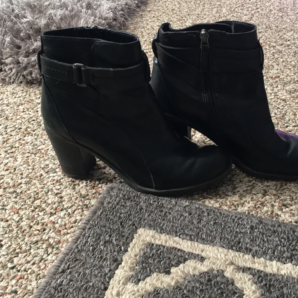 Black boot